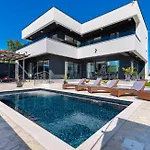 Evoque By Adriaticluxuryvillas Vila *